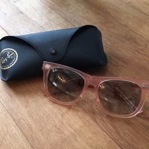 RayBan Wayfarer - price drop